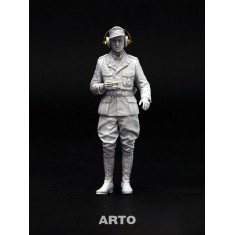 1/35 German s.Pz.Abt 501 Tiger- I Kommandant (commander)