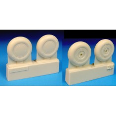 1/48 P-40B/C Main Wheels w/Smooth Tyres for Airfix/Monogram/Trumpeter/Bronco kits.