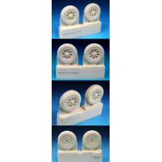 1/72 F4U Corsair / F6F Hellcat Wheels (Diamond Tread)