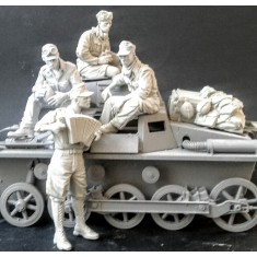 1/16 Afrika Korps Panzer Crew (4 figures)
