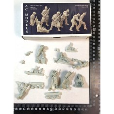 1/35 WWII German Hitler Youth 88 Flak Gun Crew in Berlin 1945 (7 Resin Figures)