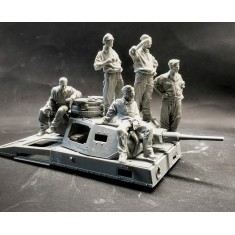 1/35 Viking Division Tank Crews for Panzer III, Eastern front (5 figures)