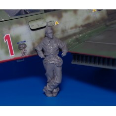 1/48 Luftwaffe Pilot in Heavy Winter Gear