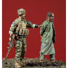 1/35 Special Forces with Captured Taliban (2 Figures)