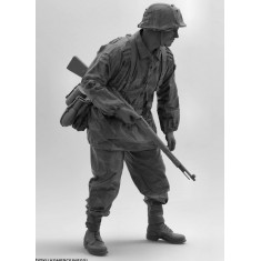 1/9 WWII German WSS Infantry Soldier (1 Figure) 