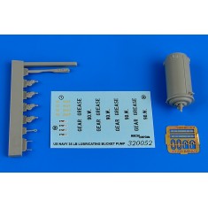 1/32 US Navy 35Lb. Lubricating Bucket Pump