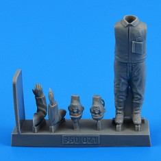 1/35 WWII Japanese Suicide Sailor for Suicide Craft Kaiten II for Micromir kits