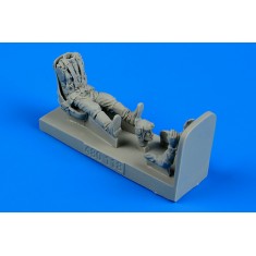 1/48 WWII Russian Lavochkin La-5 Fighter Pilot  w/Seat for La-5 (1 figure)