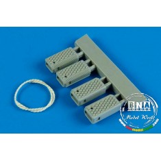 1/32 US Navy Polyurethane Wheel Chock with Nylon Thread - Early