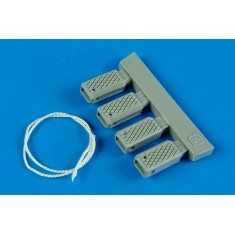 1/32 Universal Navy Wheel Chock with Nylon Rope - Late Production