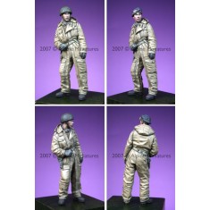 1/35 WWII British Tank Crew #2 (1 figure)