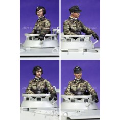 1/35 German Panzer Commander (1 figure)