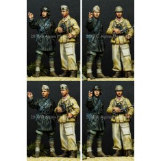 1/35 A Conversation in the Desert Set (2 figures)