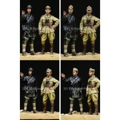 1/35 WWII Italian AFV Crew Set (2 figures)