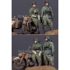 1/35 German Motorcyclist Set (2 figures) for newer Zundapp KS750 & BMW R75 kits