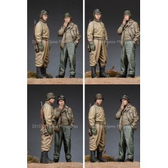 1/35 US Tank Crew Set (2 Figures, Each w/2 Different Heads)