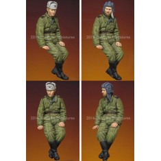 1/35 WWII Russian Tank Crew