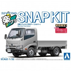 1/32 Hino Dutro Single Cab Truck (Silver)