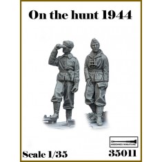 1/35 On the Hunt - WWII German Panzer Crewmen (2 figures)