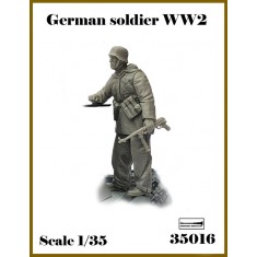 1/35 WWII German Soldier