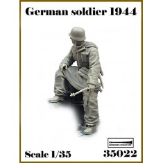 1/35 German Soldier 1944