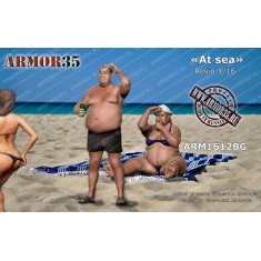 1/16 Beach - Bikini Woman & Man (2 figures)