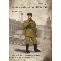 1/35 WWII Soviet Soldier of NKVD