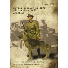 1/35 WWII Soviet Soldier of NKVD with a Dog
