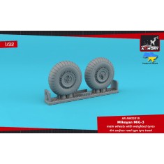 1/32 MiG-3 Main Wheels with Weighted Tyres (dirt surface road type tread)