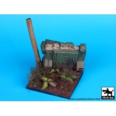 1/35 Destroyed M113 Armoured Personnel Carrier (Vietnam) Diorama Base