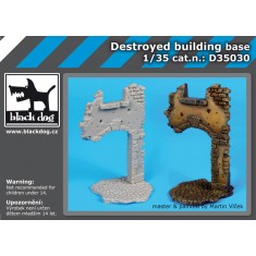 1/35 Destroyed Building Section Diorama Base (Dimensions: 70 x 50mm)
