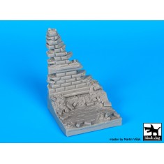 1/35 Ruined Wall Section Diorama Base No.3 (Size: 60x60mm)