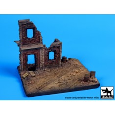 1/72 House Ruin (Europe) Base (110mm x 100mm)