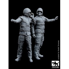 1/35 Canadian Army Tank Crew in Afghanistan (2 figures)
