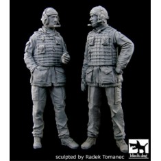 1/35 German Army Tank Crew in Afghanistan (2 figures)