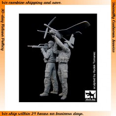 1/35 German Soldiers Team with EMT Aladin in Afghanistan