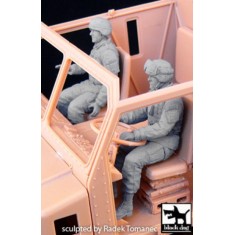 1/35 US Soldiers M1070 Truck Tractor (2 figures)