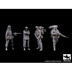 1/35 British Marines & Argentine Soldier in Falklands War 1982 (4 resin figures)