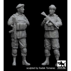 1/35 Ukrainian Army Soldiers Set (2 figures)