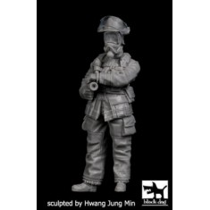 1/35 Fireman No.4 (1 figure)