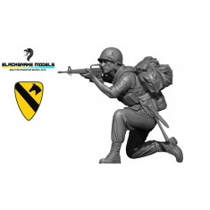1/16 Vietnam US 7th Cavalry Kneeling Rifleman Firing Figure