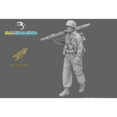 1/16 WWII German Fallschirmjager MG42 Gunner Figure