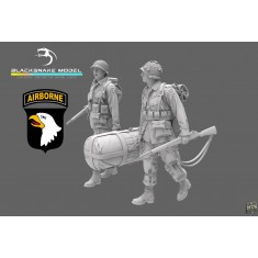 1/16 WWII US 101st Airborne Paratroopers Set (2 Figures)