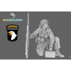 1/16 WWII US 101st Airborne Assistant Gunner Figure