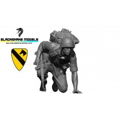 1/35 Vietnam US 7th Cavalry Kneeling Infantryman Figure