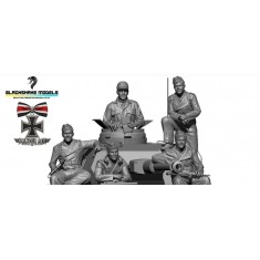 1/35 WWII German Hans Strippel and Panzer IV Crew Figure Set