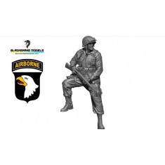 1/35 WWII US 101st Airborne Paratrooper with M1 Garand Figure