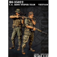 1/35 US Army Sniper Team in Vietnam with decals (2 figures)
