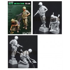1/35 Mine Detector Team (2 figures)