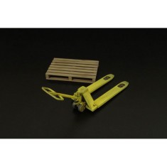 1/32 Pallet Truck w/Palette